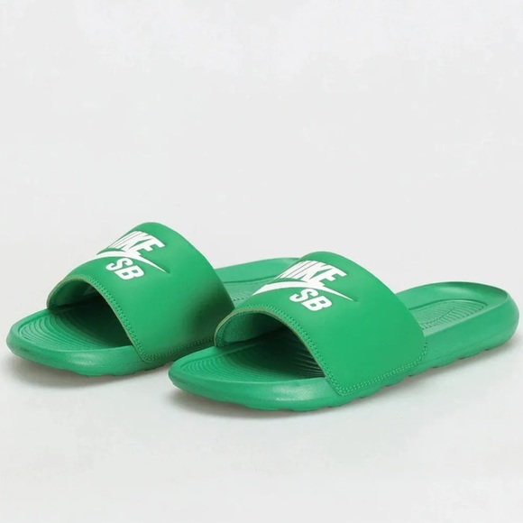 New Nike SB Victory One Slides Lucky Green (Sizes 11-15) DR2018 300 - Picture 4 of 7